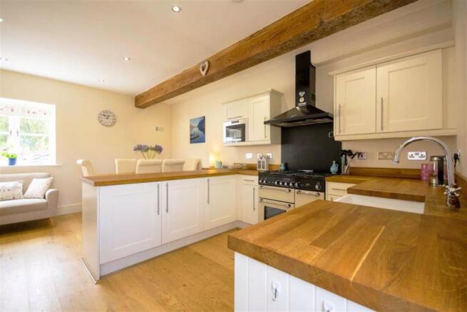 Kitchen/Dining Room