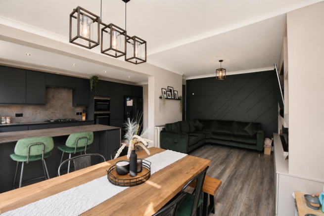 Open plan kitchen / diner / sitting area