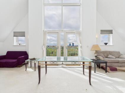 Phalarope Way, St. Mary's Island, Chatham Maritime