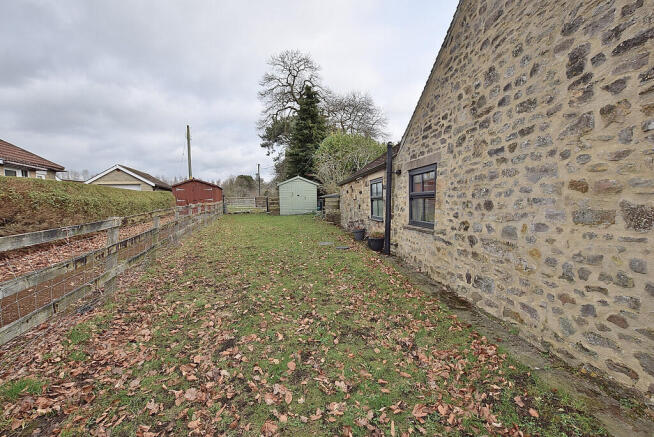 garden with shed_...