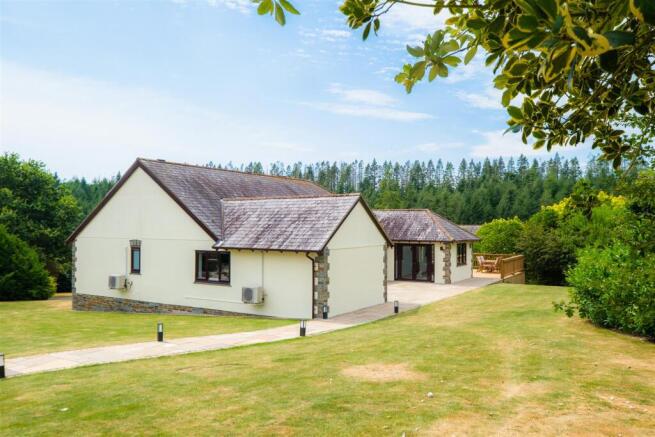 Parry St.Mellion Bungalow01.JPG