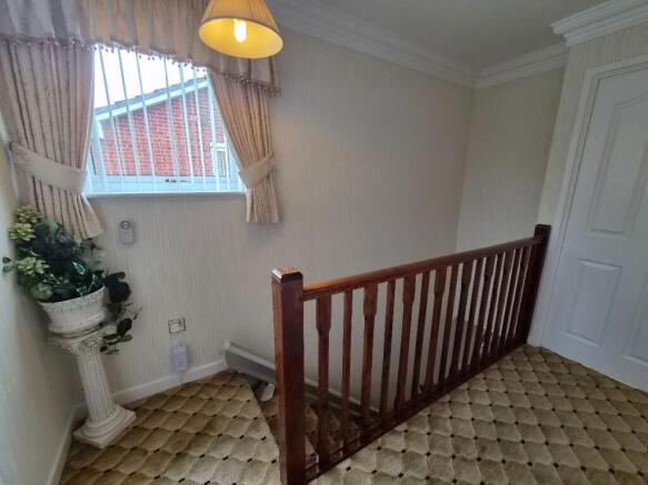 3 bed Semi-Detached to rent Image 11