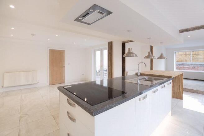 Kitchen/Dining...