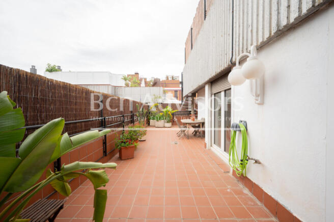 Fantastico-atico-con-soleadas-terrazas-piscina-...
