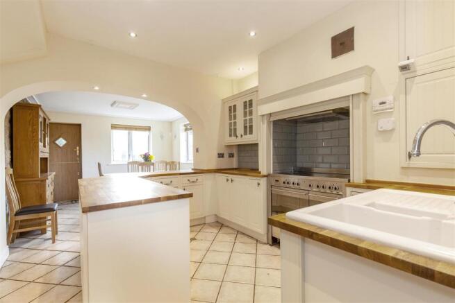 KitchenDining Room-4.jpg