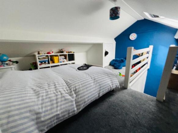 3 bed Town House for sale Image 12