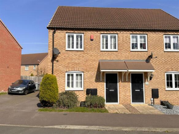 3-bed semi-detached on Lily Lane, The Heights, Newark, £195,000