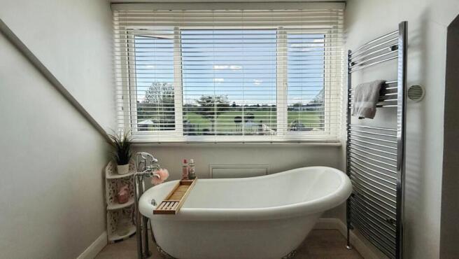 3 bed Detached for sale Image 11