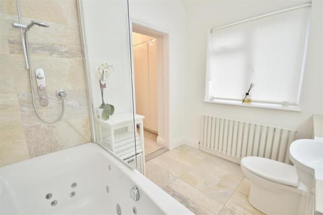 Feature En-Suite with Vaulted Ceiling