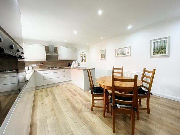 Breakfasting Kitchen