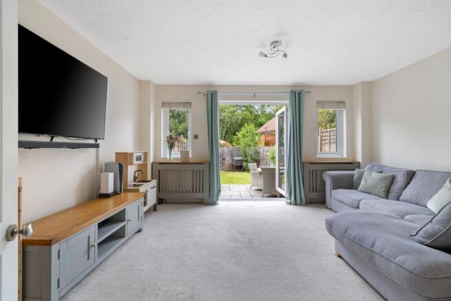 Lyndsey Close, Farnborough photo 4