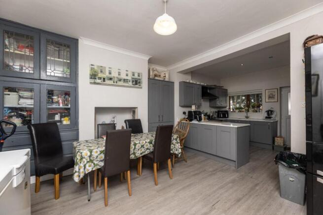2 bed Terraced for sale Image 5