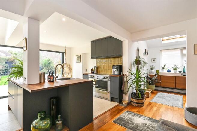 Kitchen/Dining/Famly