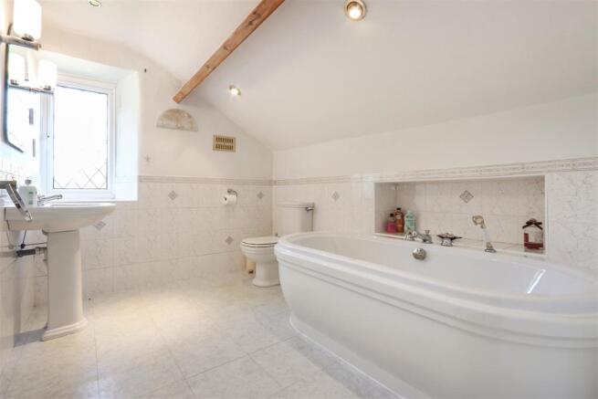 Bathroom1.jpg