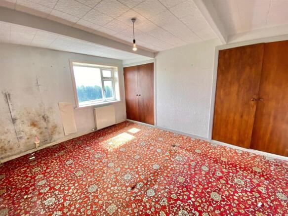 BEDROOM 1.jpg