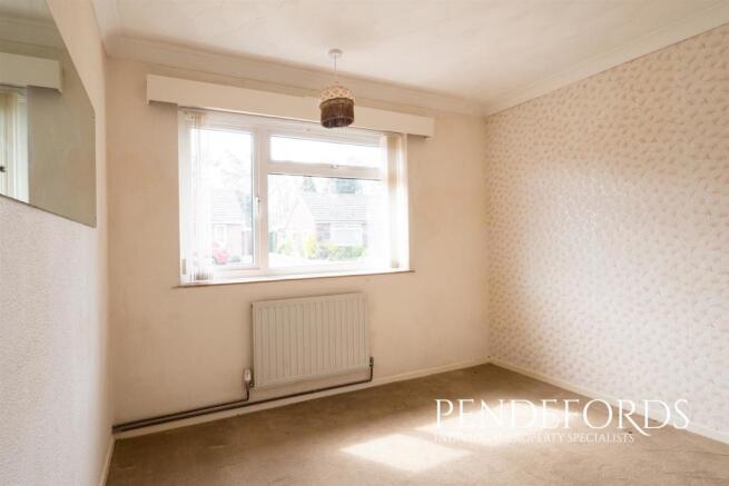 Bedroom 1.jpg