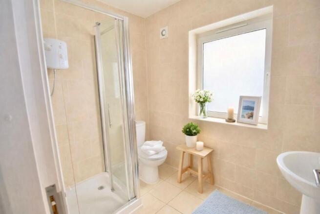 3 bed Flat to rent Image 9