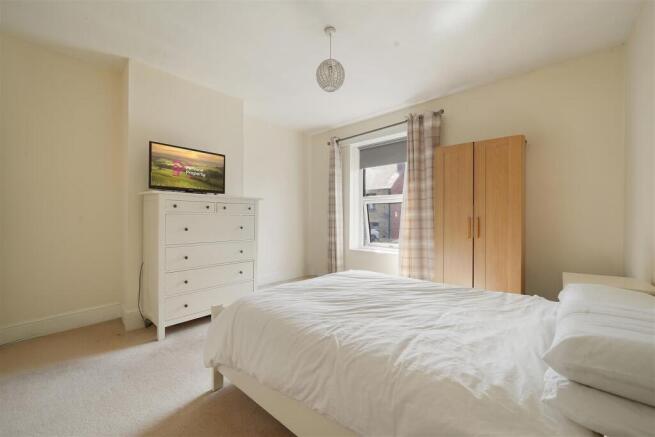 3 bed Terraced for sale Image 9