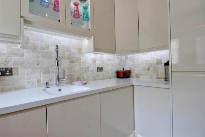 3 bed Detached for sale Image 11
