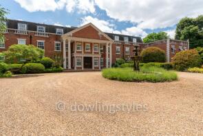 Flat 12, Spencer Park, Molesey Park Road, East Molesey KT8 0DB