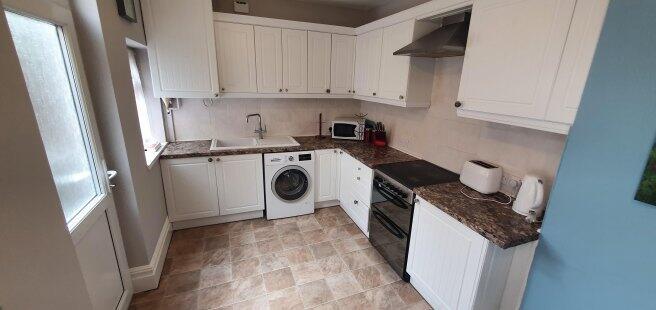 4 bed House Share to rent Image 8