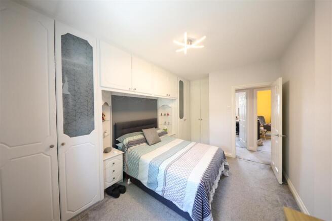 3 bed Terraced for sale Image 9