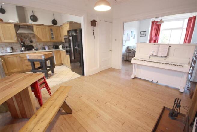Open Kitchen/Diner