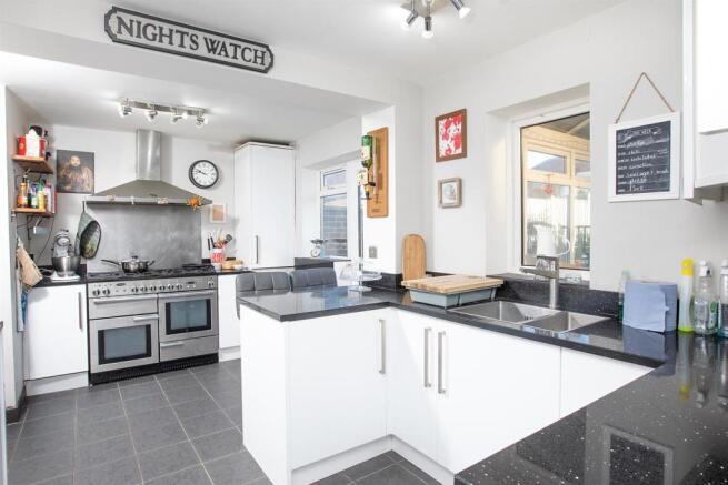 Kitchen/Breakfast Room