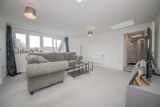 Kitchen/Lounge Dine