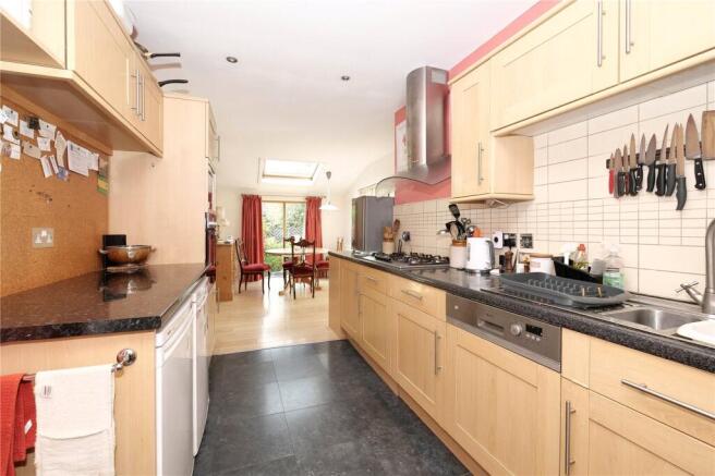 4 bed Semi-Detached for sale Image 5