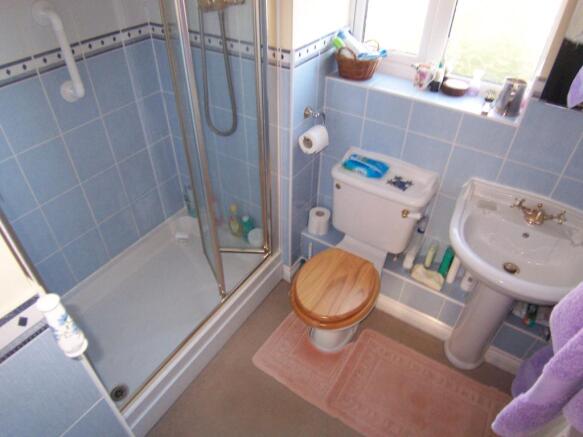 Master bedroom en-suite