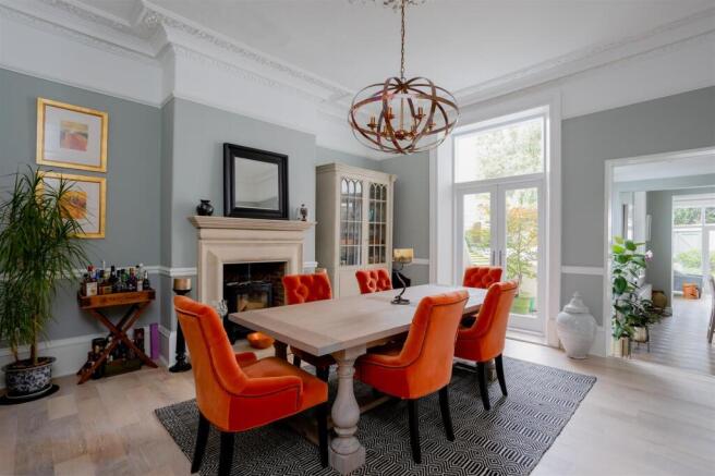 5 bed Semi-Detached for sale Image 7