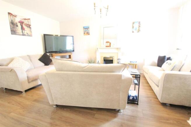 3 bed End of Terrace for sale Image 4