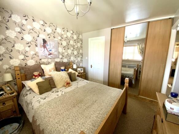 Bedroom 1 Wardrob...