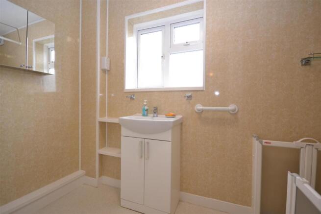 shower room (2).JPG