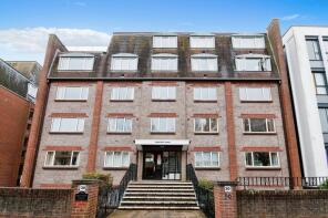 Flat 21, Beaufort Court, St Leonards Road, Eastbourne BN21 3UT