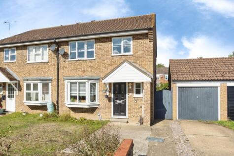 Yeoman Gardens, Paddock Wood, Tonbridge, Kent, TN12