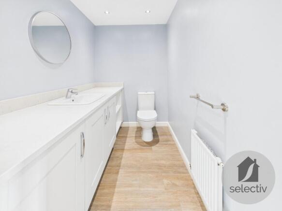 5 bed Detached for sale Image 10