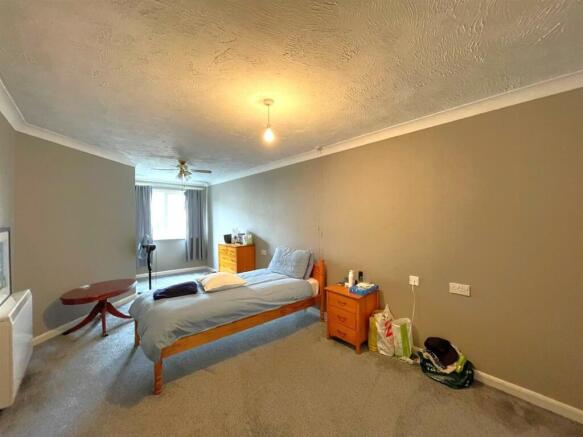 Large Bedroom