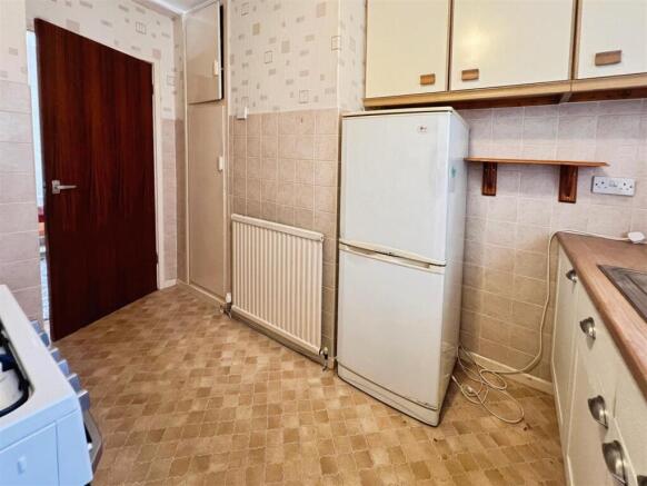 2 bed Semi-Detached Bungalow for sale Image 8