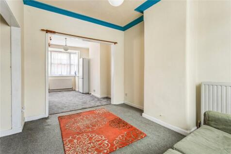 Lessingham Avenue, London, SW17