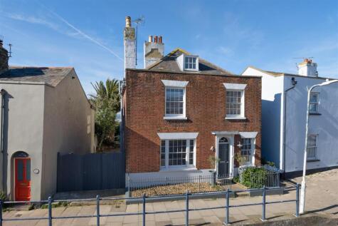 Island Wall, Whitstable