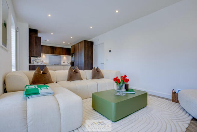 2 bed Apartment for sale Image 5