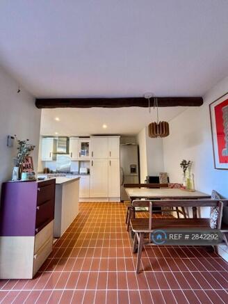 Kitchen / Dining Area