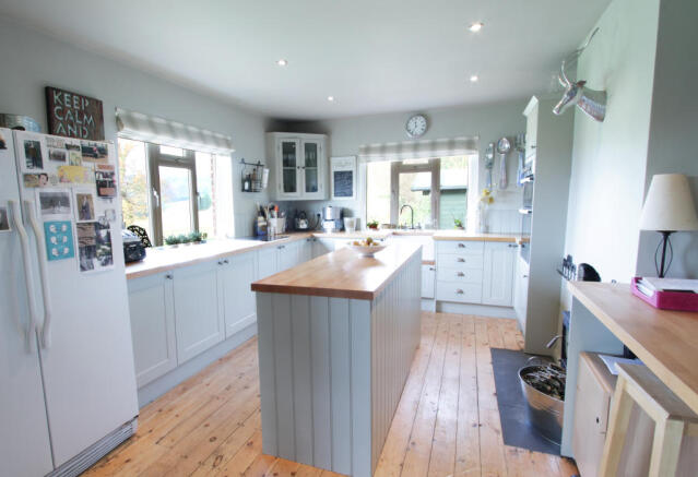 kitchen_1.jpg