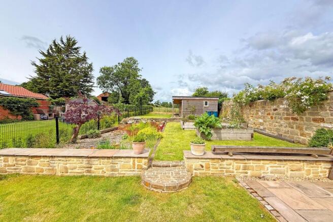 4 bed House for sale Image 4