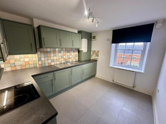 Kitchen / Diner (1/2)