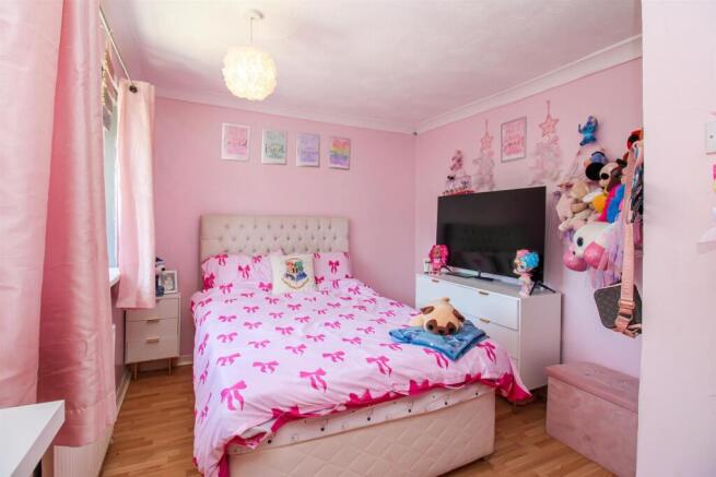 3 bed Semi-Detached for sale Image 11