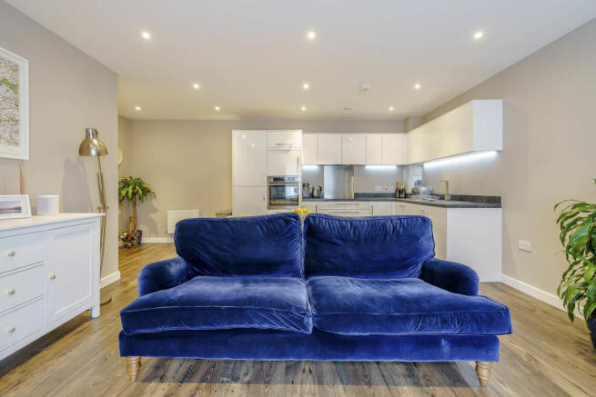 8425303-interior23