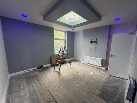 4 bed Terraced for sale Image 5